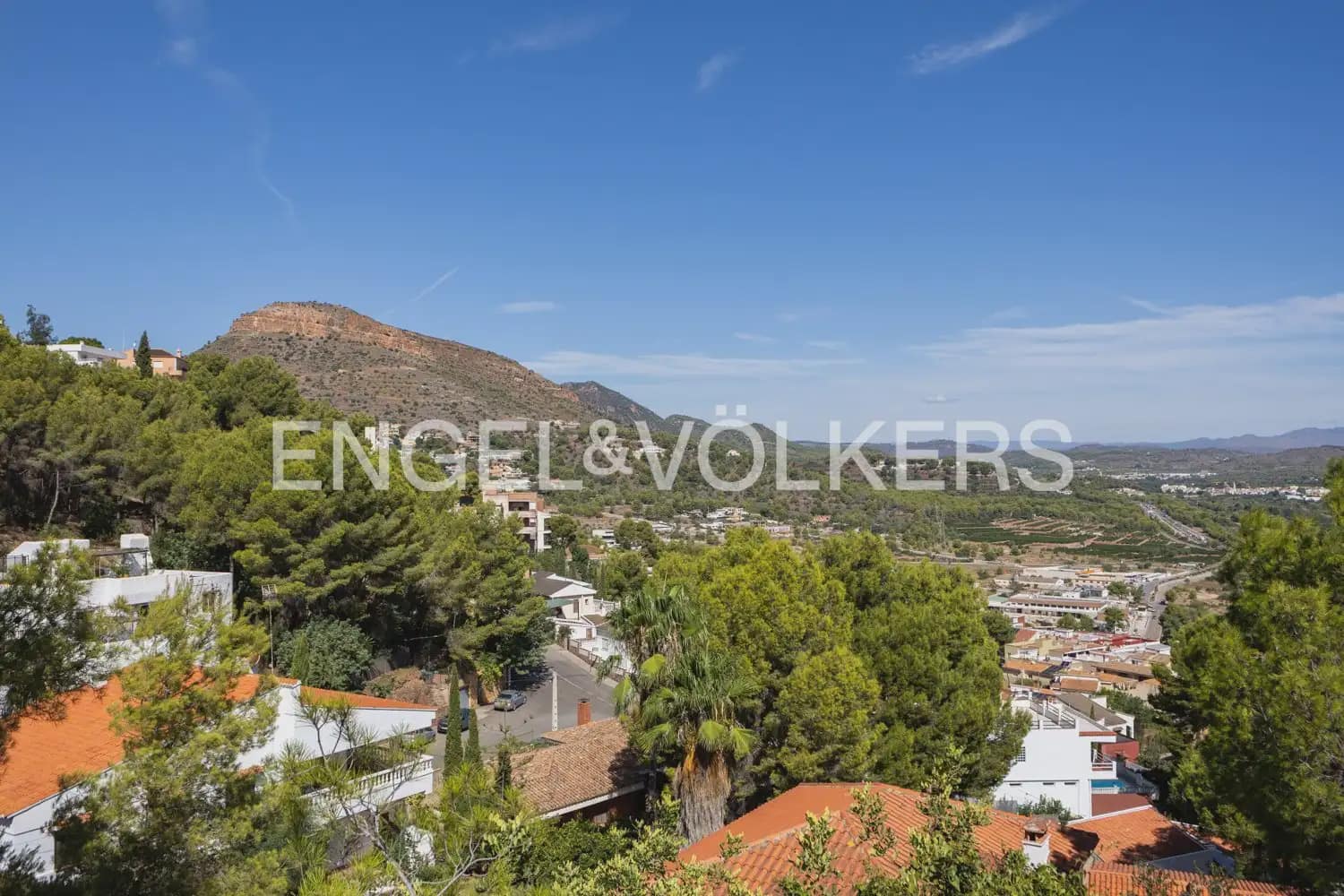 3 quarto Moradia para venda em Gilet com piscina garagem - 670 000 € (Ref: 10045314)