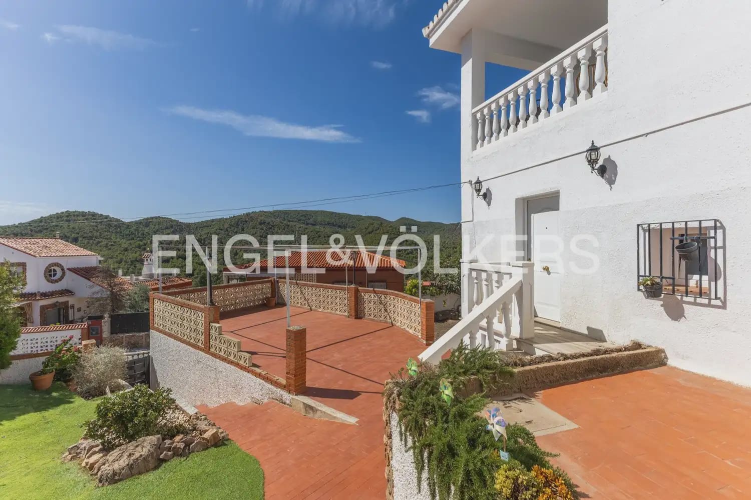 3 quarto Moradia para venda em Gilet com piscina garagem - 670 000 € (Ref: 10045314)