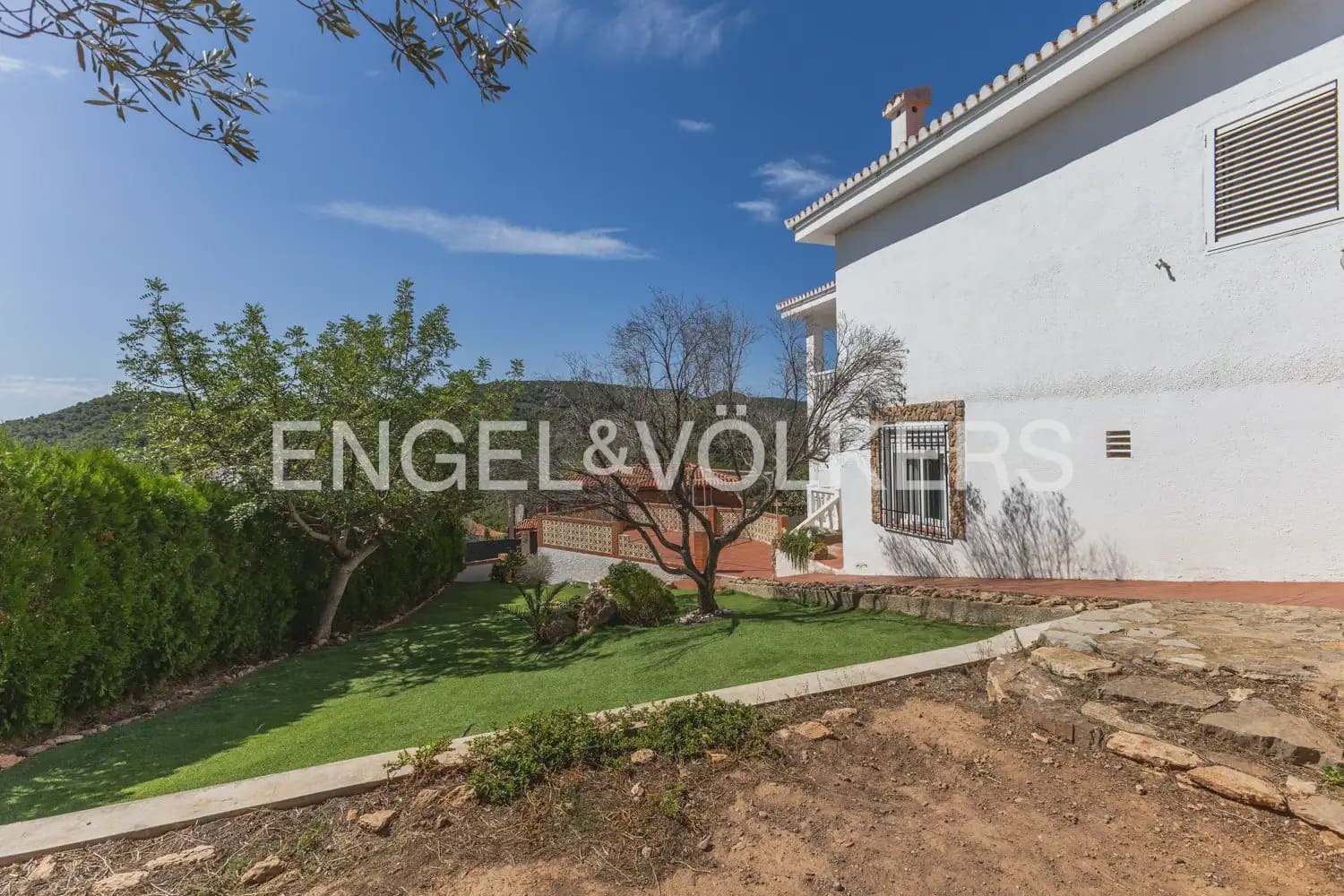 3 quarto Moradia para venda em Gilet com piscina garagem - 670 000 € (Ref: 10045314)
