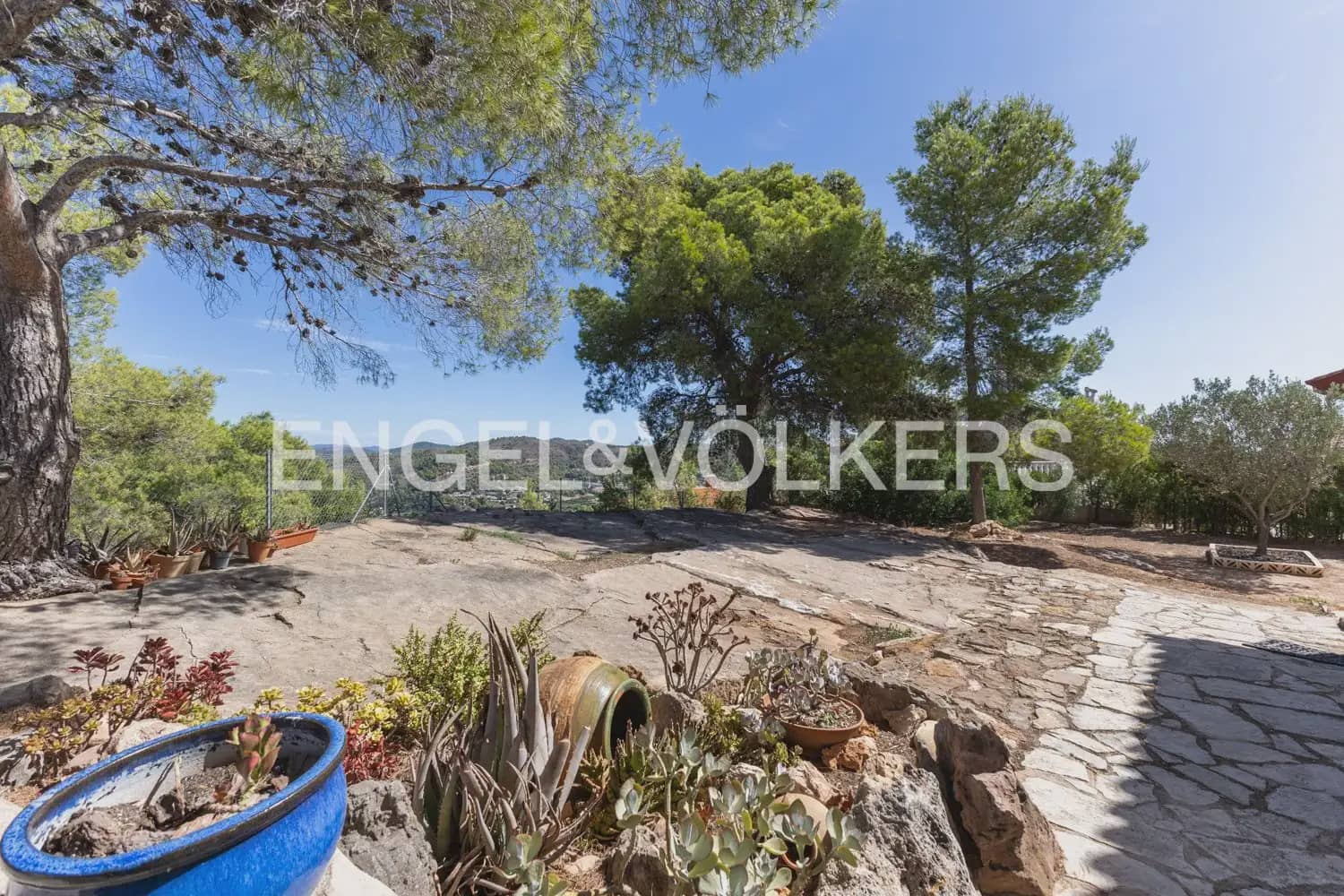 3 quarto Moradia para venda em Gilet com piscina garagem - 670 000 € (Ref: 10045314)