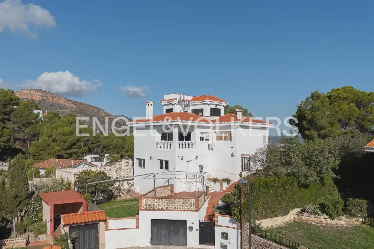 4 bedroom Villa for sale in Gilet with pool garage - € 640,000 (Ref: 10045314)