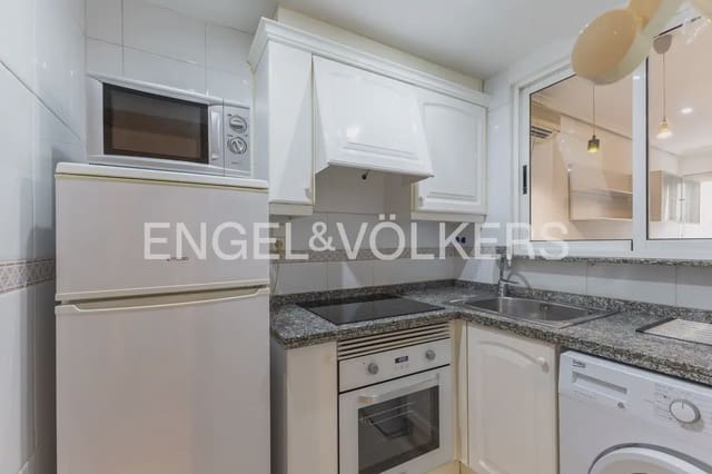 1 sovrum Lägenhet att hyra i Albors, Valencia stad - 1 200 € (Ref: 10045679)
