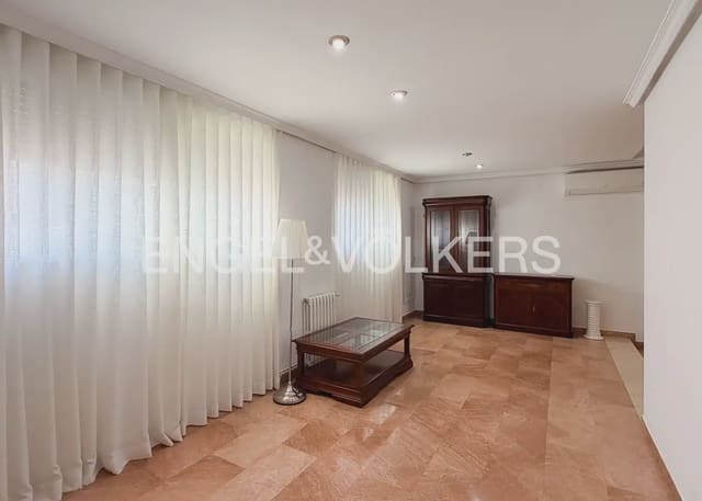 Piso de 5 habitaciones en La Gran Via, València ciudad en alquiler - 2.000 € (Ref: 10045829)