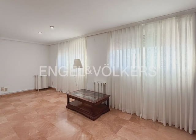 Piso de 5 habitaciones en La Gran Via, València ciudad en alquiler - 2.000 € (Ref: 10045829)