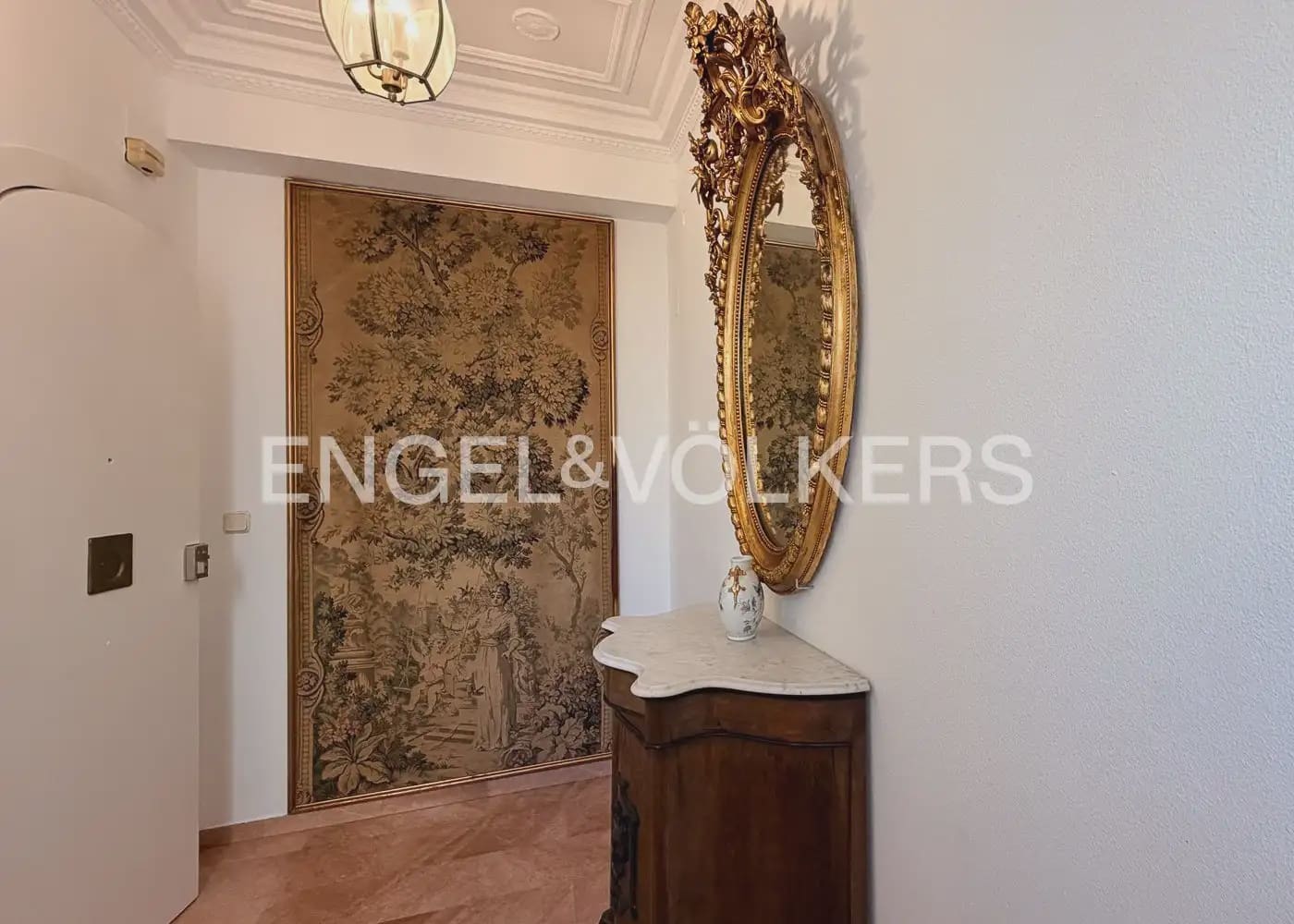 Piso de 5 habitaciones en València ciudad en alquiler - 2.000 € (Ref: 10045829)