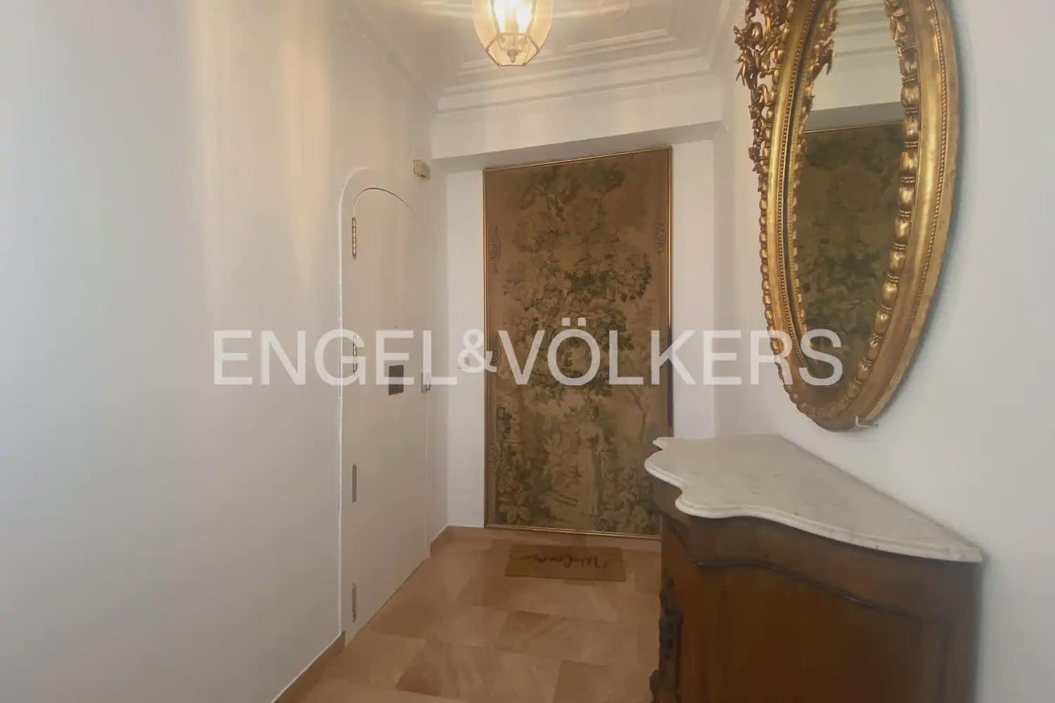 Piso de 5 habitaciones en València ciudad en alquiler - 2.000 € (Ref: 10045829)
