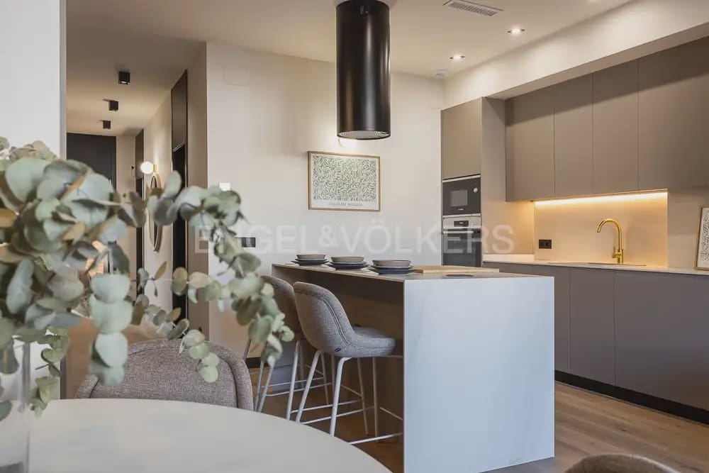 2 camera da letto Appartamento da affittare in Valencia citta - 2.500 € (Rif: 10048132)