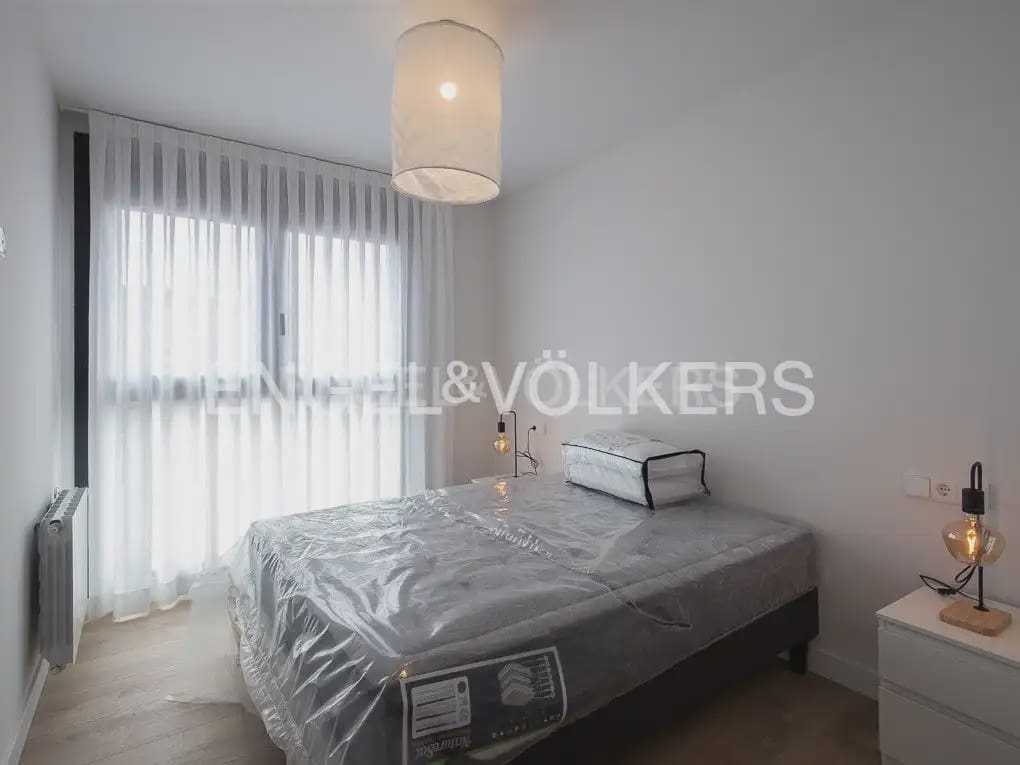3 sypialnia Mieszkanie do wynajęcia w Miasto Walencja z basenem garażem - 2 400 € (Ref: 10048488)