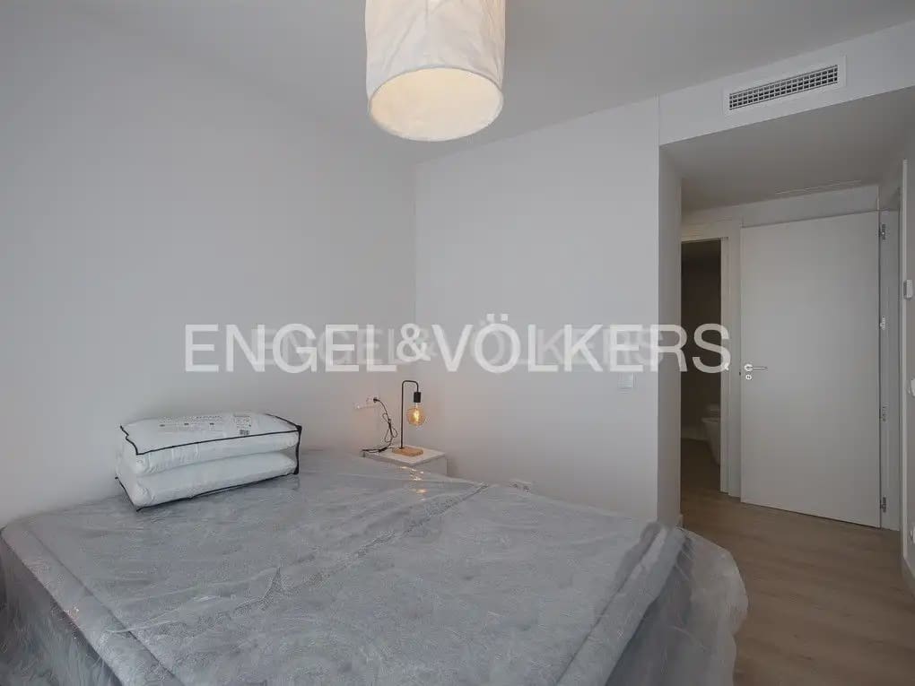 3 sypialnia Mieszkanie do wynajęcia w Miasto Walencja z basenem garażem - 2 400 € (Ref: 10048488)