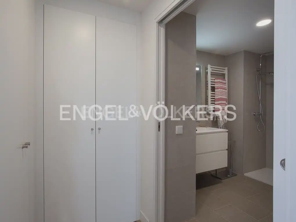3 sypialnia Mieszkanie do wynajęcia w Miasto Walencja z basenem garażem - 2 400 € (Ref: 10048488)