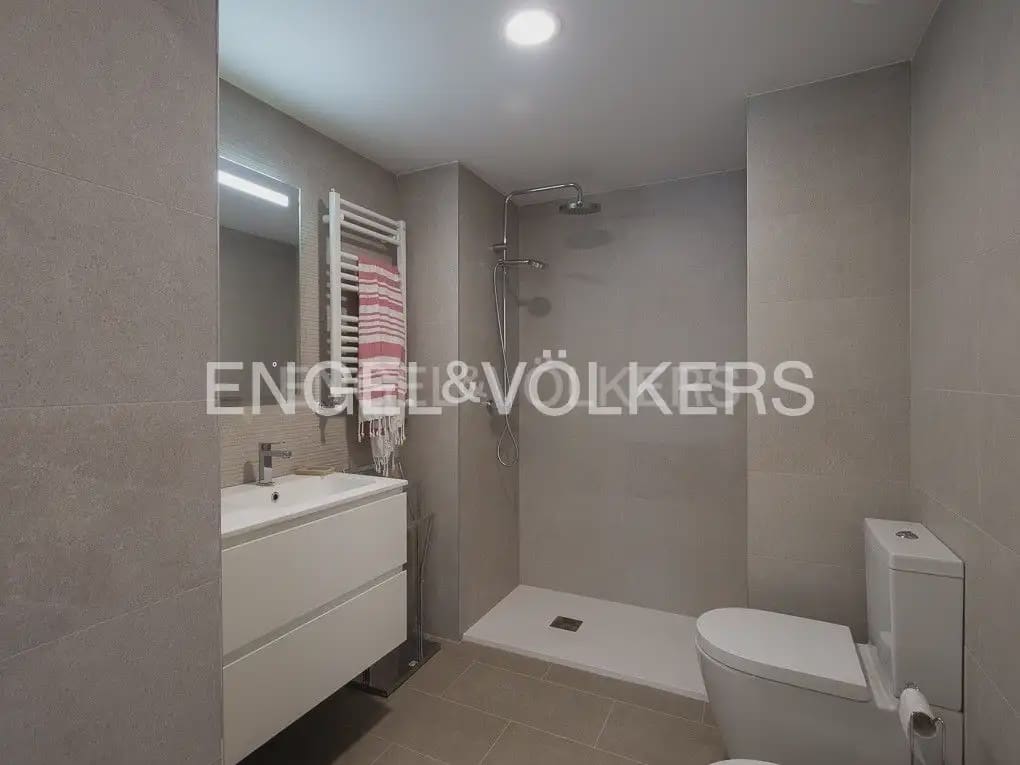 3 sypialnia Mieszkanie do wynajęcia w Miasto Walencja z basenem garażem - 2 400 € (Ref: 10048488)