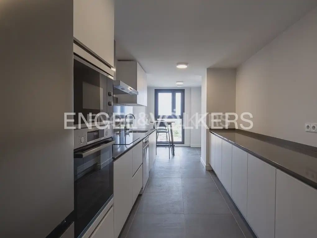 3 sypialnia Mieszkanie do wynajęcia w Miasto Walencja z basenem garażem - 2 400 € (Ref: 10048488)
