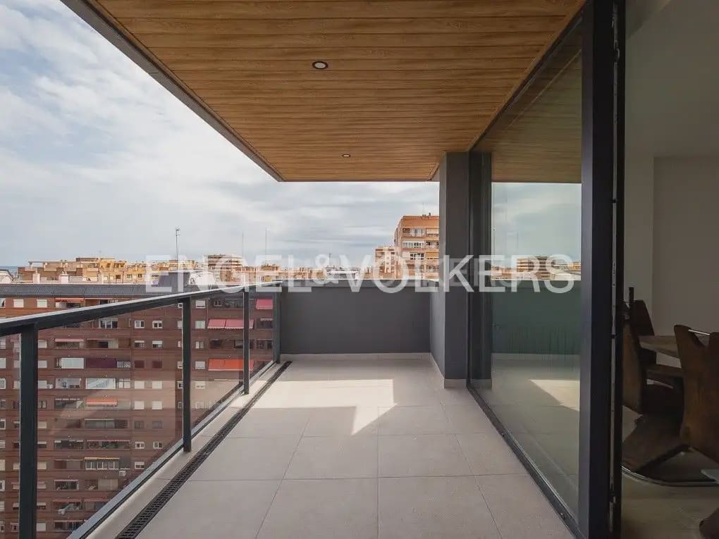 3 sypialnia Mieszkanie do wynajęcia w Miasto Walencja z basenem garażem - 2 400 € (Ref: 10048488)