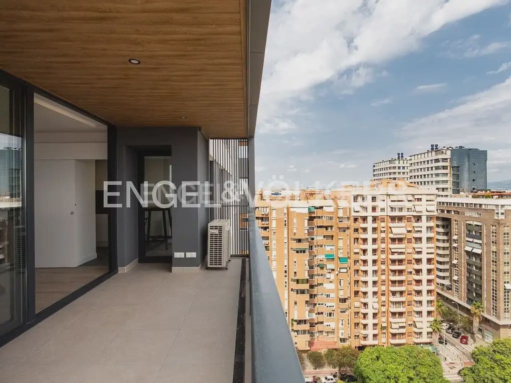 3 sypialnia Mieszkanie do wynajęcia w Miasto Walencja z basenem garażem - 2 400 € (Ref: 10048488)