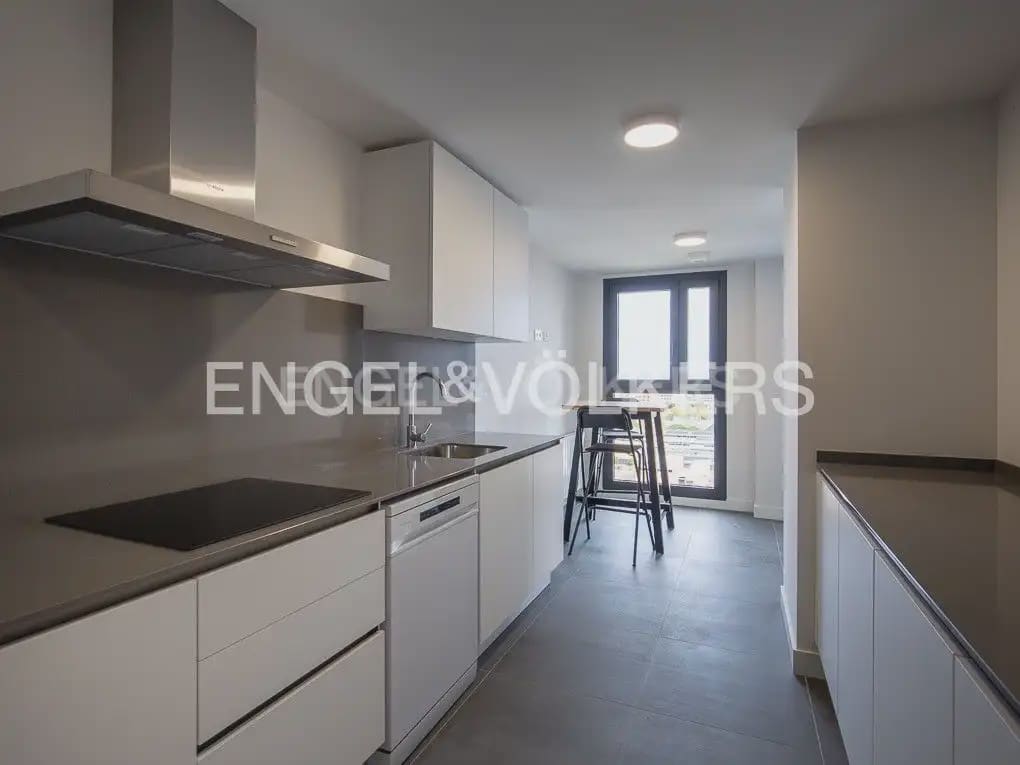 3 sypialnia Mieszkanie do wynajęcia w Miasto Walencja z basenem garażem - 2 400 € (Ref: 10048488)