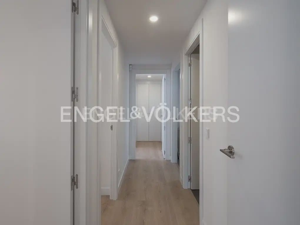 3 sypialnia Mieszkanie do wynajęcia w Miasto Walencja z basenem garażem - 2 400 € (Ref: 10048488)