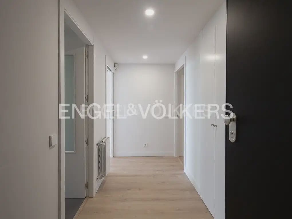 3 sypialnia Mieszkanie do wynajęcia w Miasto Walencja z basenem garażem - 2 400 € (Ref: 10048488)