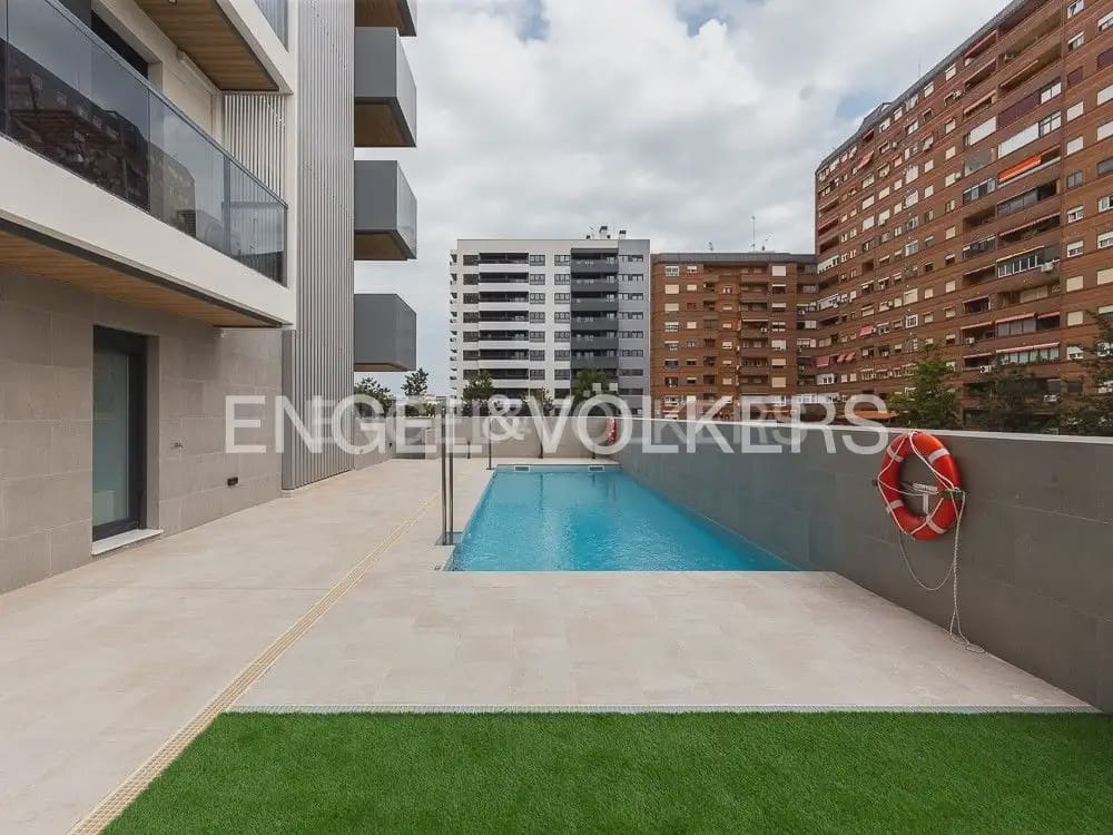 3 sypialnia Mieszkanie do wynajęcia w Miasto Walencja z basenem garażem - 2 400 € (Ref: 10048488)