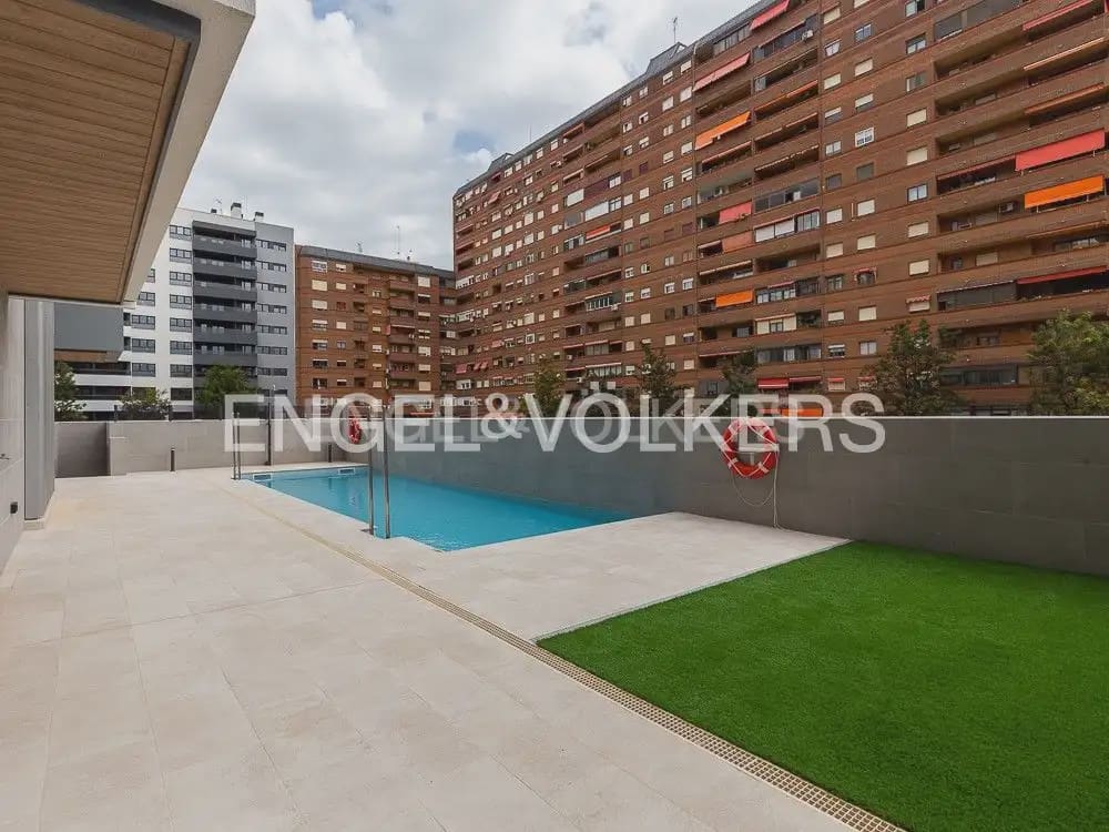3 sypialnia Mieszkanie do wynajęcia w Miasto Walencja z basenem garażem - 2 400 € (Ref: 10048488)