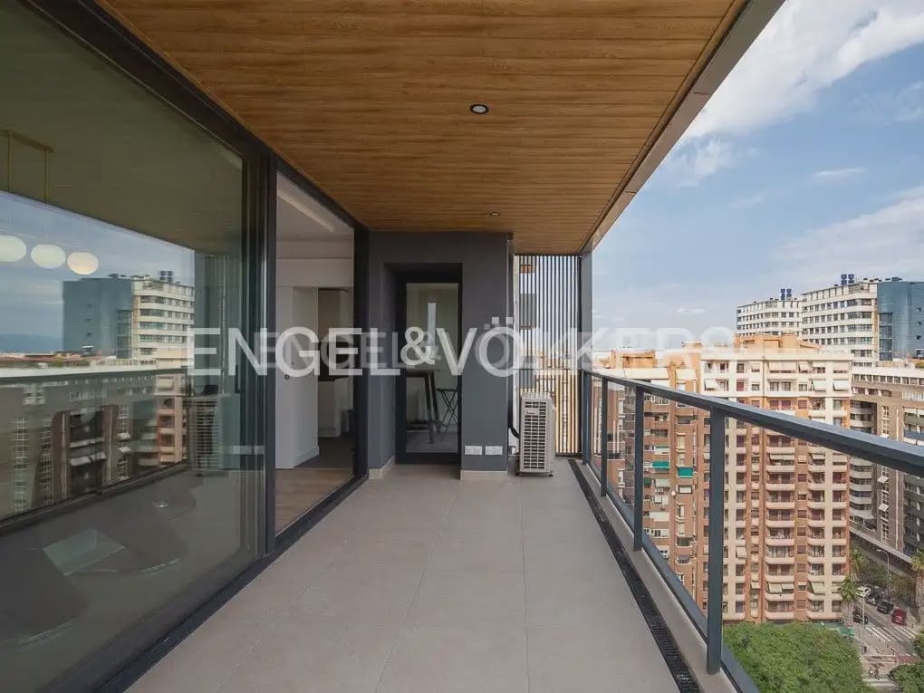 3 sypialnia Mieszkanie do wynajęcia w Miasto Walencja z basenem garażem - 2 400 € (Ref: 10048488)