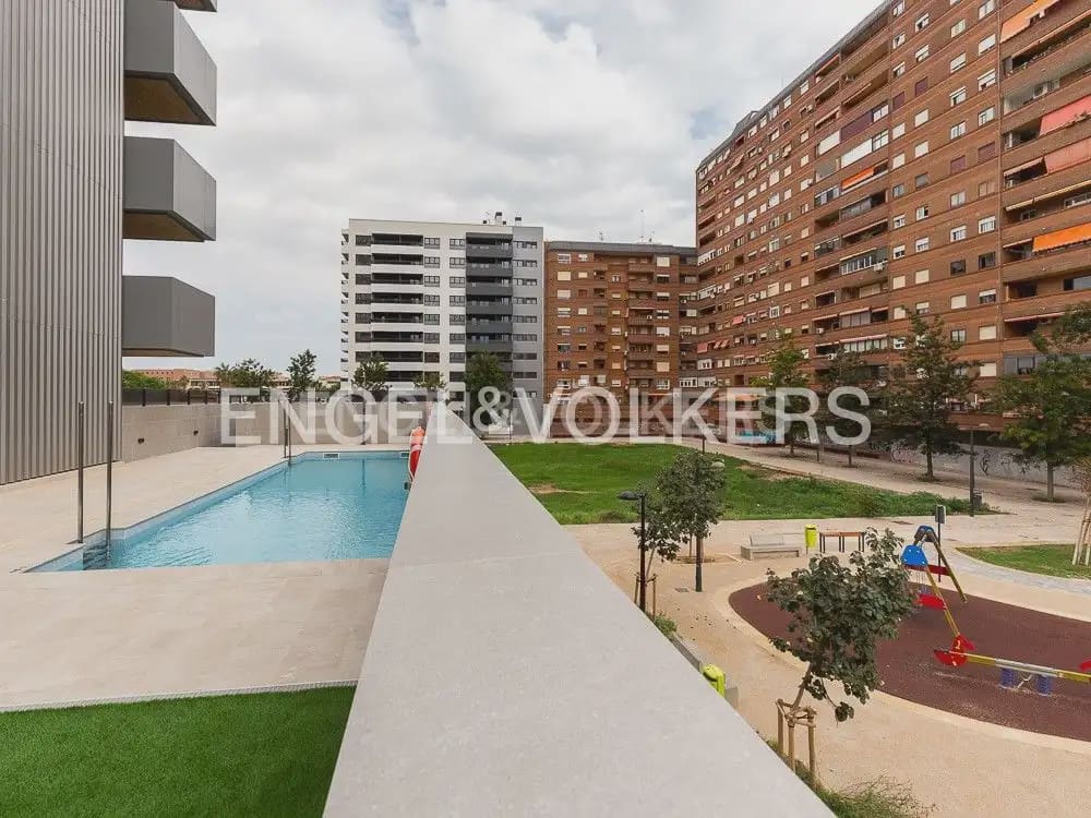 3 sypialnia Mieszkanie do wynajęcia w Miasto Walencja z basenem garażem - 2 400 € (Ref: 10048488)