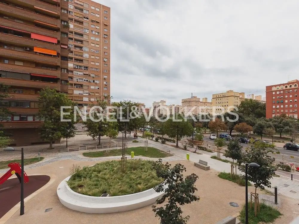 3 sypialnia Mieszkanie do wynajęcia w Miasto Walencja z basenem garażem - 2 400 € (Ref: 10048488)