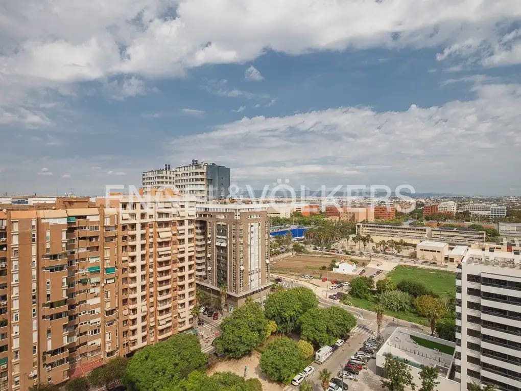 3 sypialnia Mieszkanie do wynajęcia w Miasto Walencja z basenem garażem - 2 400 € (Ref: 10048488)