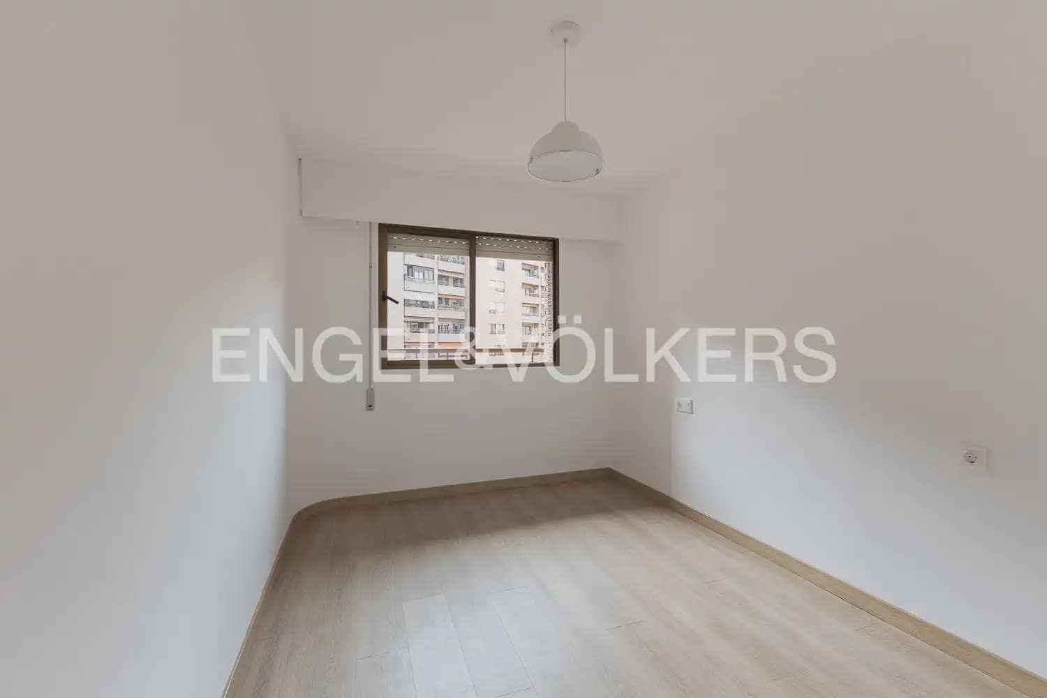 Appartement de 3 chambres à louer à Valence ville avec garage - 1 900 € (Ref: 10054474)