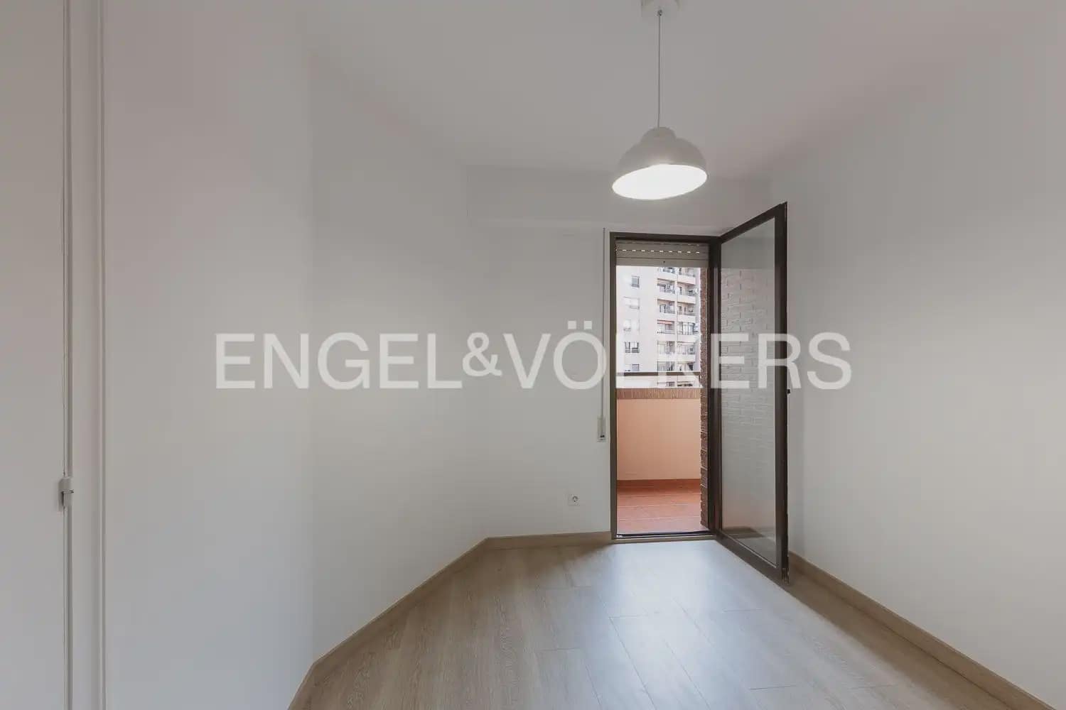 Appartement de 3 chambres à louer à Valence ville avec garage - 1 900 € (Ref: 10054474)