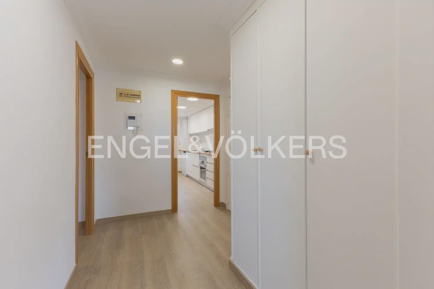 Appartement de 3 chambres à louer à Valence ville avec garage - 1 900 € (Ref: 10054474)