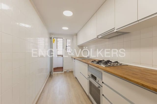 Appartement de 3 chambres à louer à Mestalla, Valence ville avec garage - 1 900 € (Ref: 10054474)