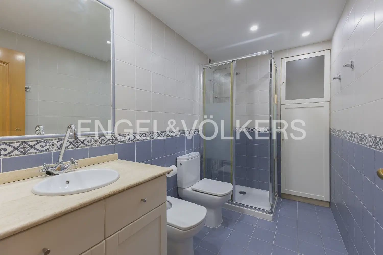Appartement de 3 chambres à louer à Valence ville avec garage - 1 900 € (Ref: 10054474)