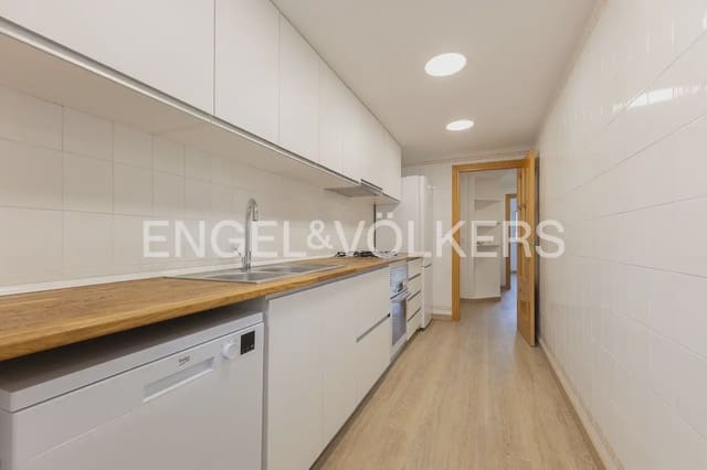 Appartement de 3 chambres à louer à Mestalla, Valence ville avec garage - 1 900 € (Ref: 10054474)