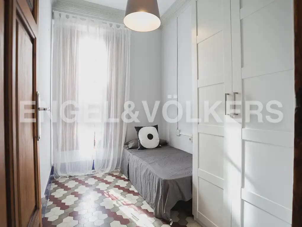 4 makuuhuone Asunto vuokrattavana paikassa Valencia kaupunki - 2 000 € (Ref: 10055610)