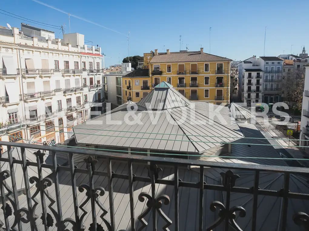 4 makuuhuone Asunto vuokrattavana paikassa Valencia kaupunki - 2 000 € (Ref: 10055610)