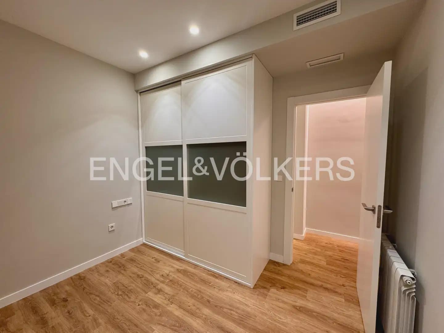 3 slaapkamer Flat te huur in Valencia stad - € 2.500 (Ref: 10055611)