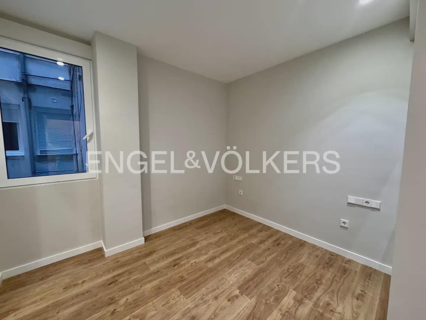 3 slaapkamer Flat te huur in Valencia stad - € 2.500 (Ref: 10055611)