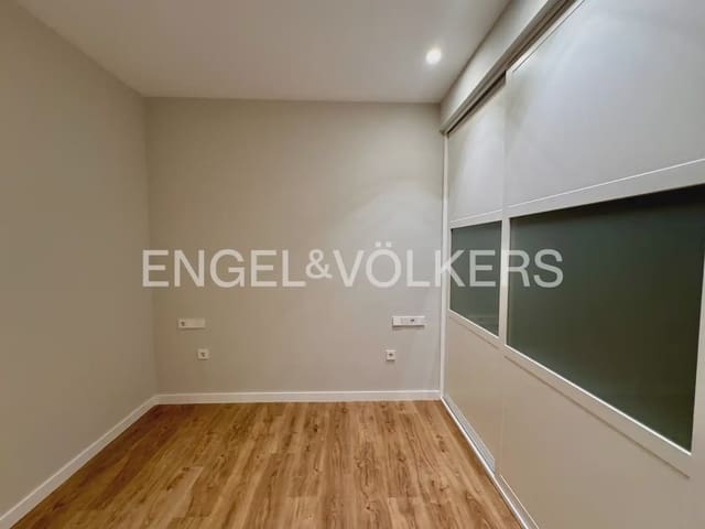 3 slaapkamer Flat te huur in Exposicio, Valencia stad - € 2.500 (Ref: 10055611)