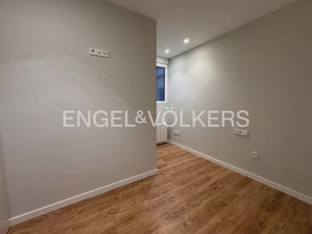3 slaapkamer Flat te huur in Exposicio, Valencia stad - € 2.500 (Ref: 10055611)