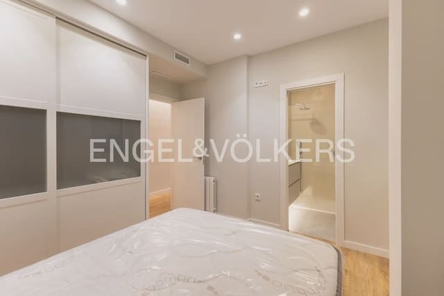 Appartement de 3 chambres à louer à Exposicio, Valence ville - 2 500 € (Ref: 10055611)