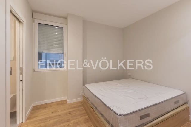 Appartement de 3 chambres à louer à Exposicio, Valence ville - 2 500 € (Ref: 10055611)