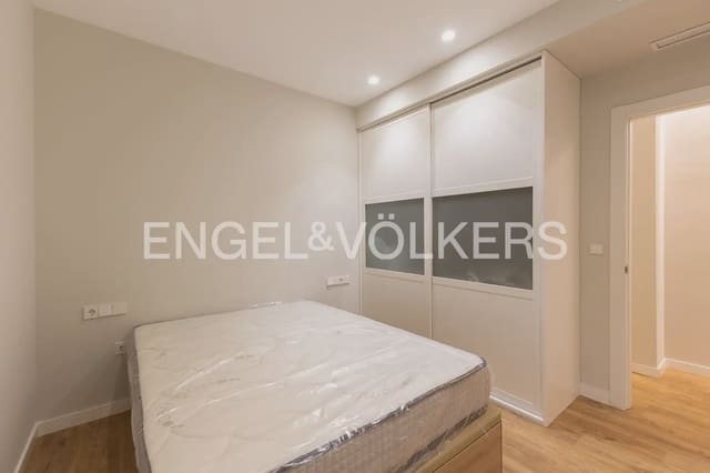 Appartement de 3 chambres à louer à Exposicio, Valence ville - 2 500 € (Ref: 10055611)