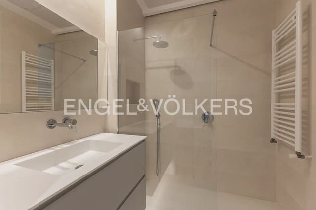 Appartement de 3 chambres à louer à Exposicio, Valence ville - 2 500 € (Ref: 10055611)