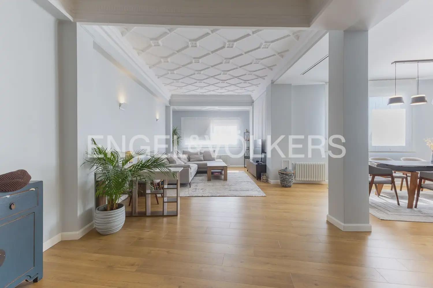 4 slaapkamer Flat te huur in Valencia stad - € 4.200 (Ref: 10055612)