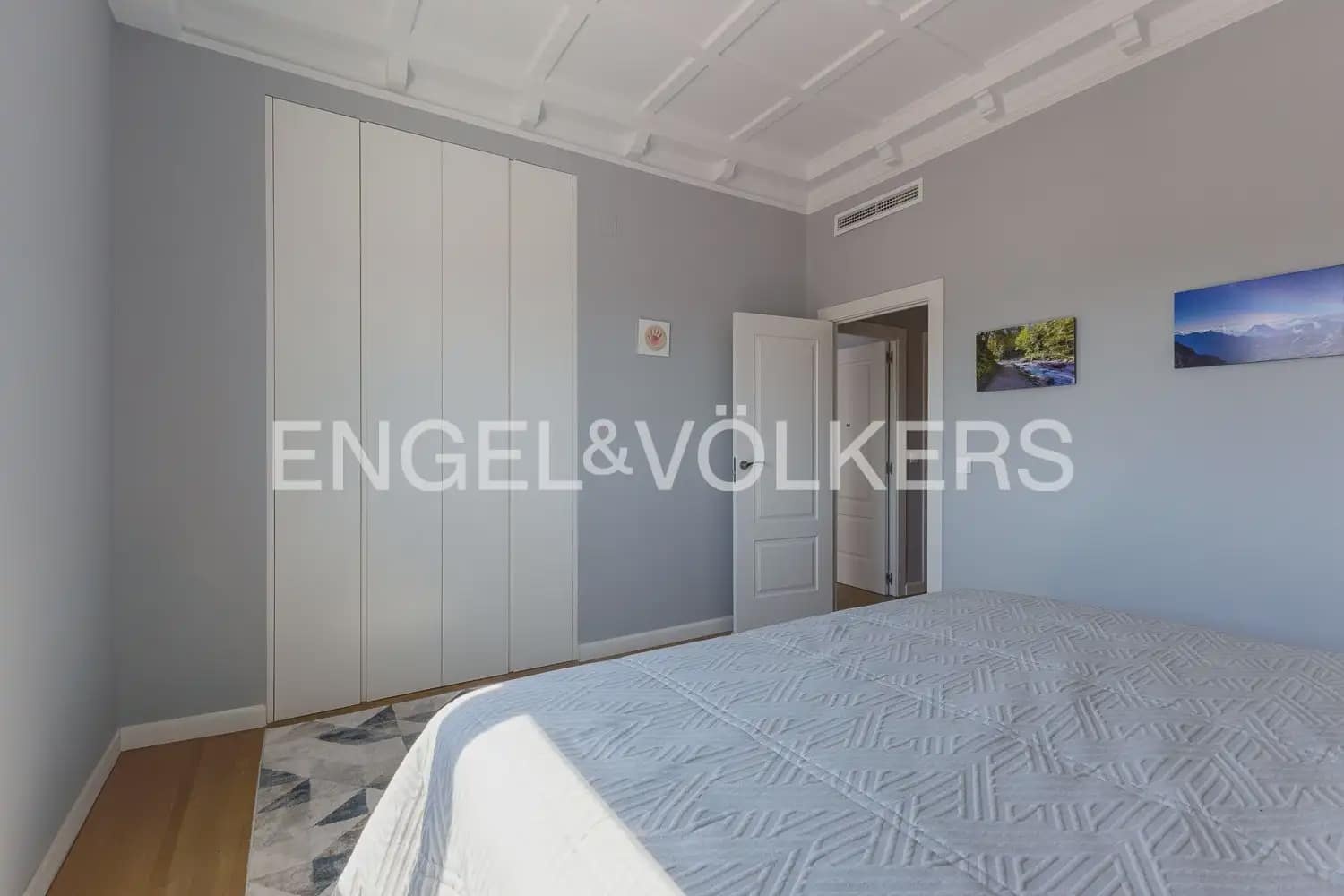 4 slaapkamer Flat te huur in Valencia stad - € 4.200 (Ref: 10055612)