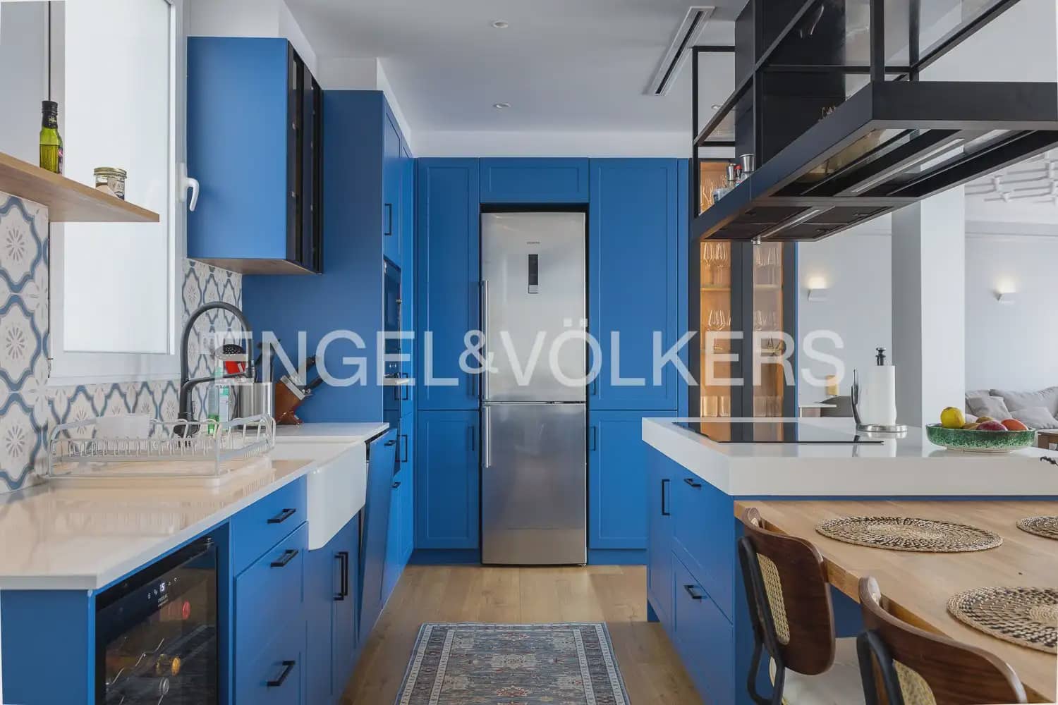 4 slaapkamer Flat te huur in Valencia stad - € 4.200 (Ref: 10055612)