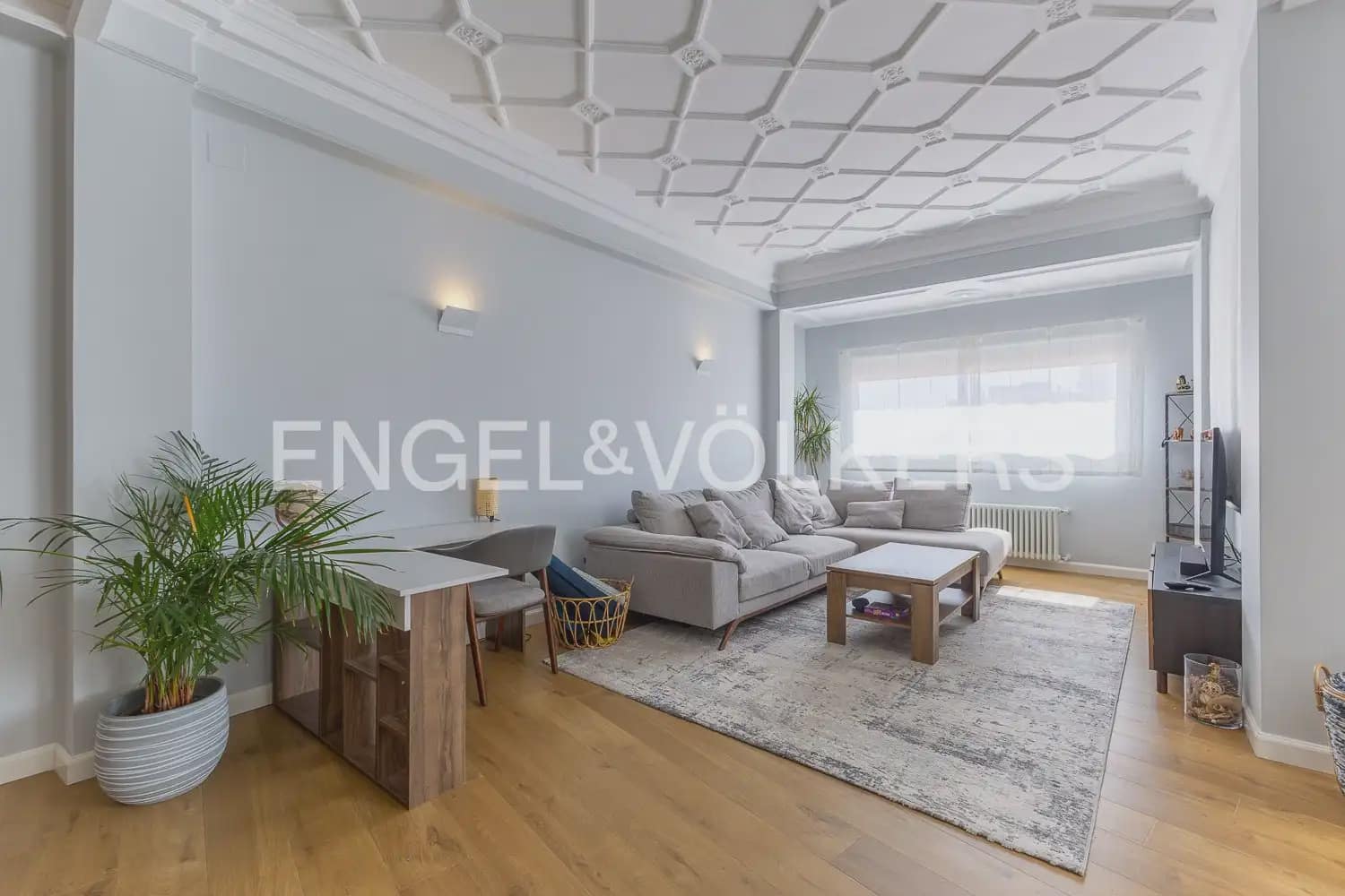 4 slaapkamer Flat te huur in Valencia stad - € 4.200 (Ref: 10055612)