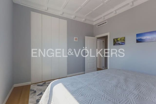 4 slaapkamer Flat te huur in El Mercat, Valencia stad - € 4.200 (Ref: 10055612)