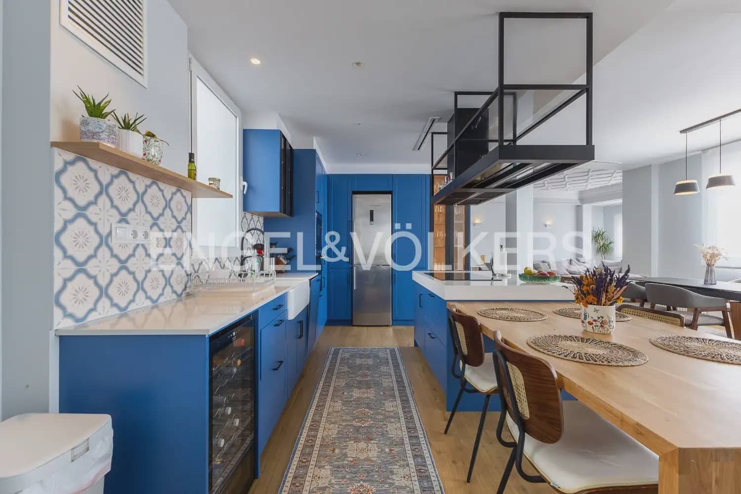 4 slaapkamer Flat te huur in Valencia stad - € 4.200 (Ref: 10055612)