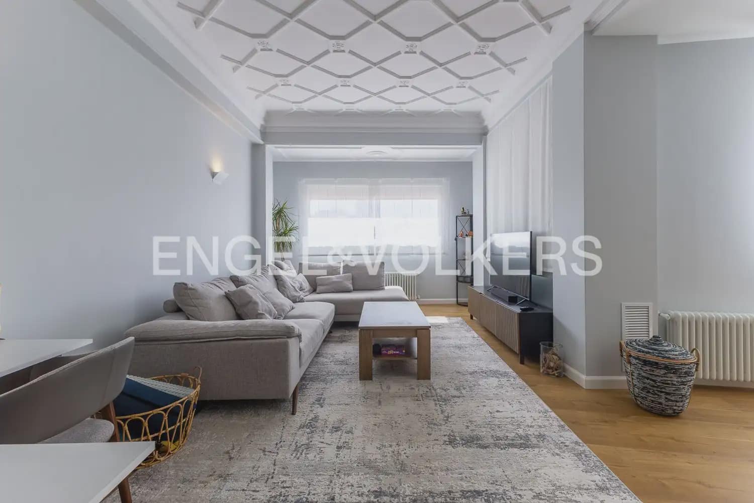 4 slaapkamer Flat te huur in Valencia stad - € 4.200 (Ref: 10055612)